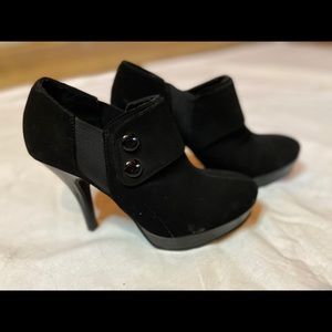 Unlisted by Kenneth Cole Heeled Ankle Boots